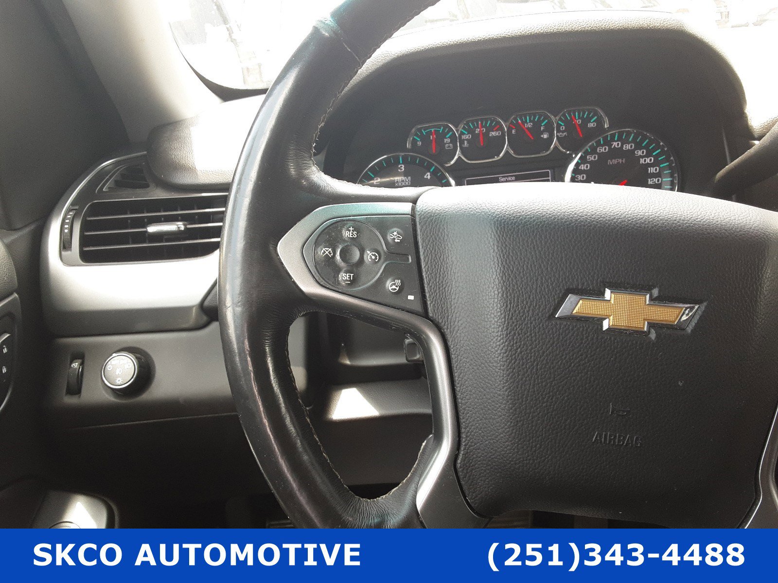 Used 2018 Chevrolet Suburban Premier RWD image 19