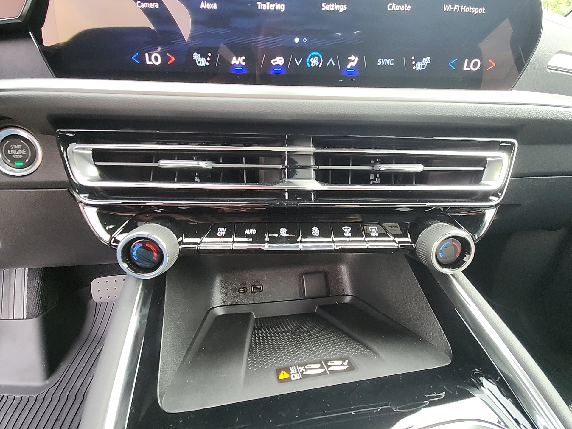 New 2025 Chevrolet Traverse LT w/ LPO, Cargo Package image 23