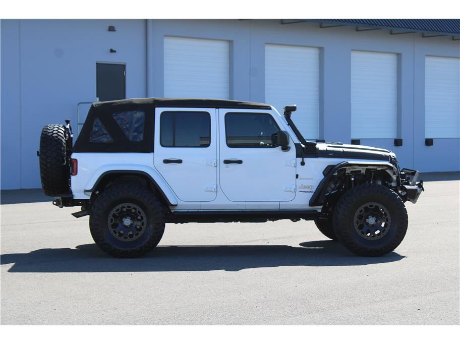 Used 2018 Jeep Wrangler Unlimited Sahara w/ Uconnect 4C Nav & Sound Group image 4