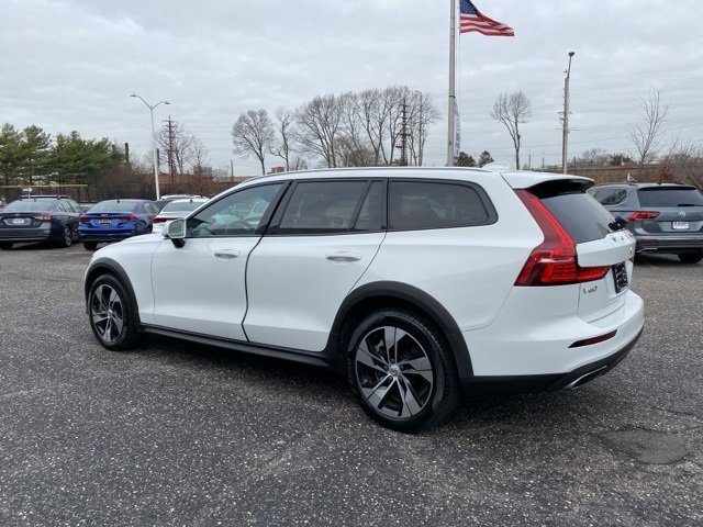 Used 2021 Volvo V60 T5 Cross Country w/ Climate Package image 6