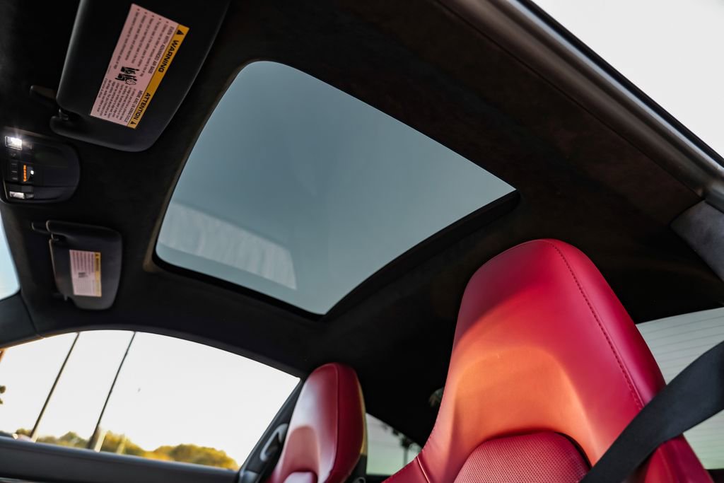 Used 2015 Porsche 911 Turbo S image 18