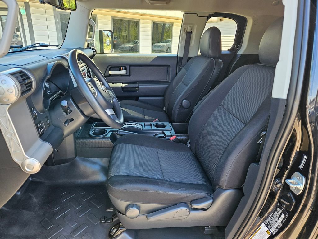 Used 2013 Toyota FJ Cruiser 2WD w/ Convenience Pkg image 11