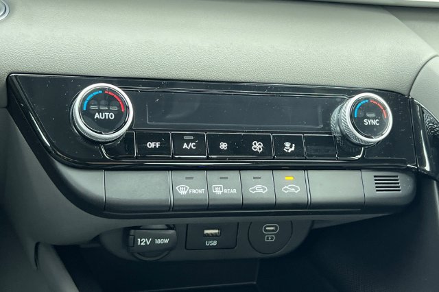 New 2026 Hyundai Elantra Hybrid FWD image 18