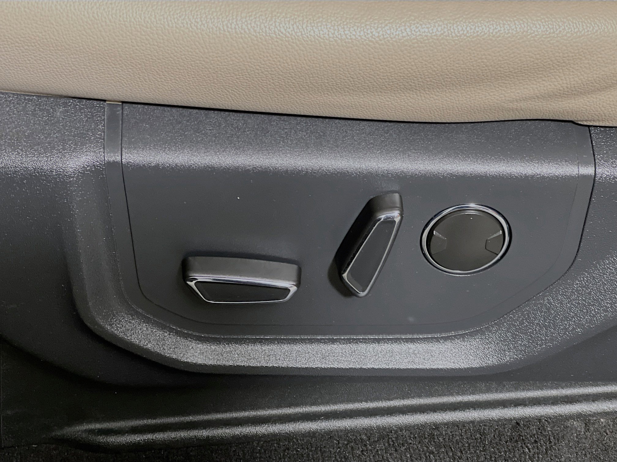 Used 2024 Ford Expedition Max Limited image 16