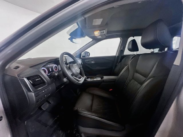 Used 2023 Nissan Rogue Platinum w/ Platinum Premium Package FWD image 18