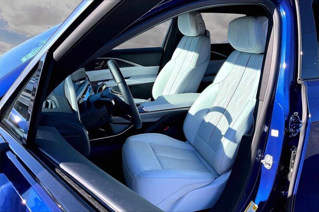 Certified 2024 Cadillac Lyriq Luxury RWD image 20