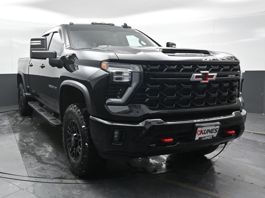 Used 2024 Chevrolet Silverado 2500 ZR2 w/ Technology Package image 6