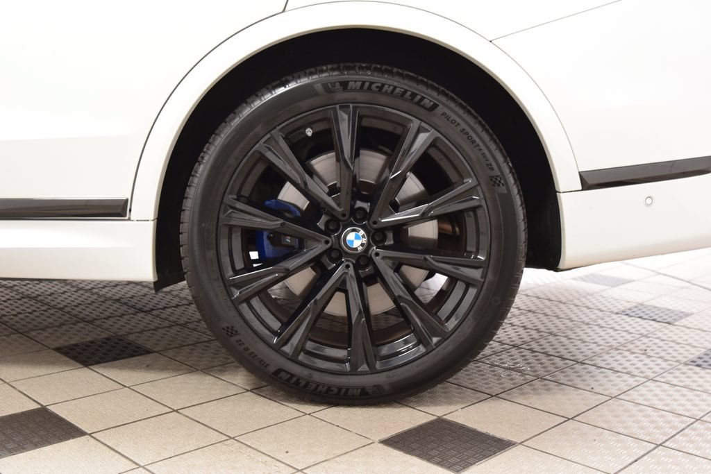 Used 2020 BMW X7 M50i w/ Dynamic Handling Package AWD/4WD image 30