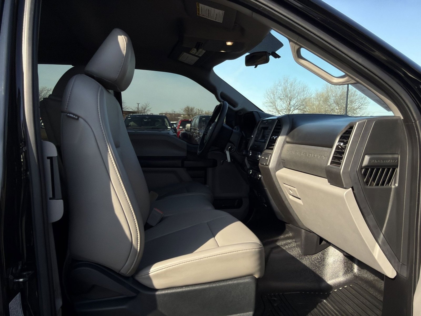 Used 2017 Ford F550 4x4 SuperCab Super Duty image 30