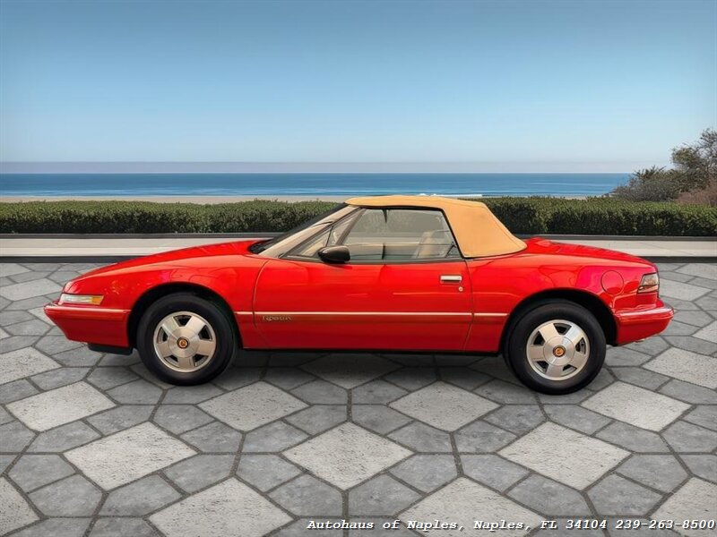 Used 1990 Buick Reatta Convertible FWD image 1