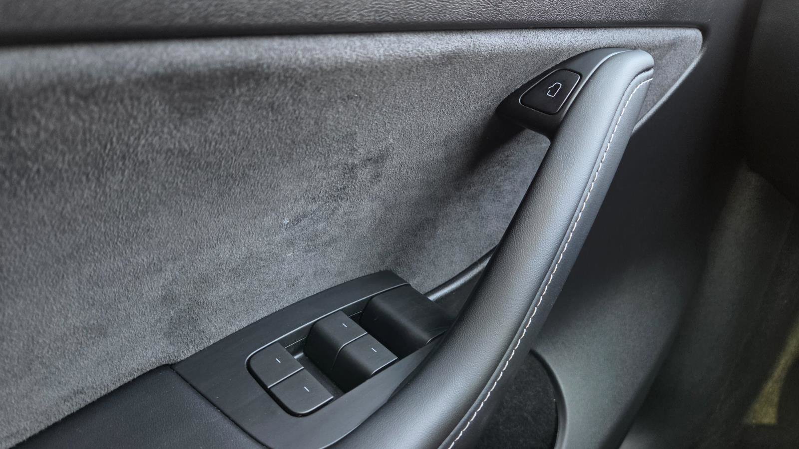 Used 2023 Tesla Model Y Long Range image 30