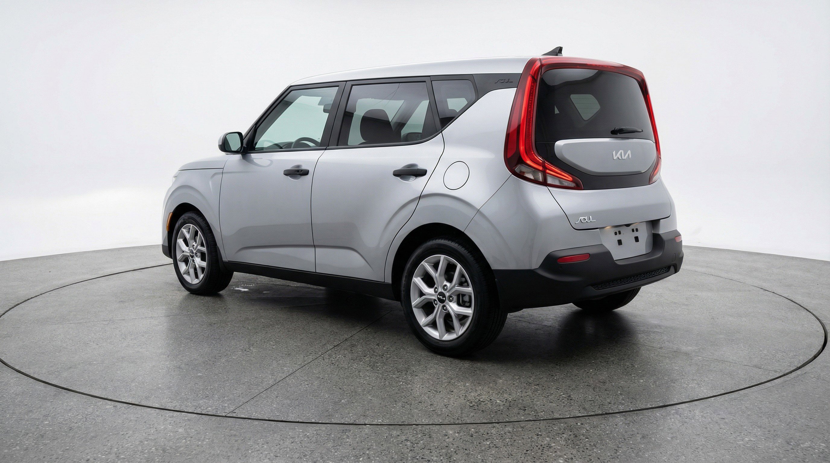 Used 2025 Kia Soul LX w/ LX Technology Package FWD image 6