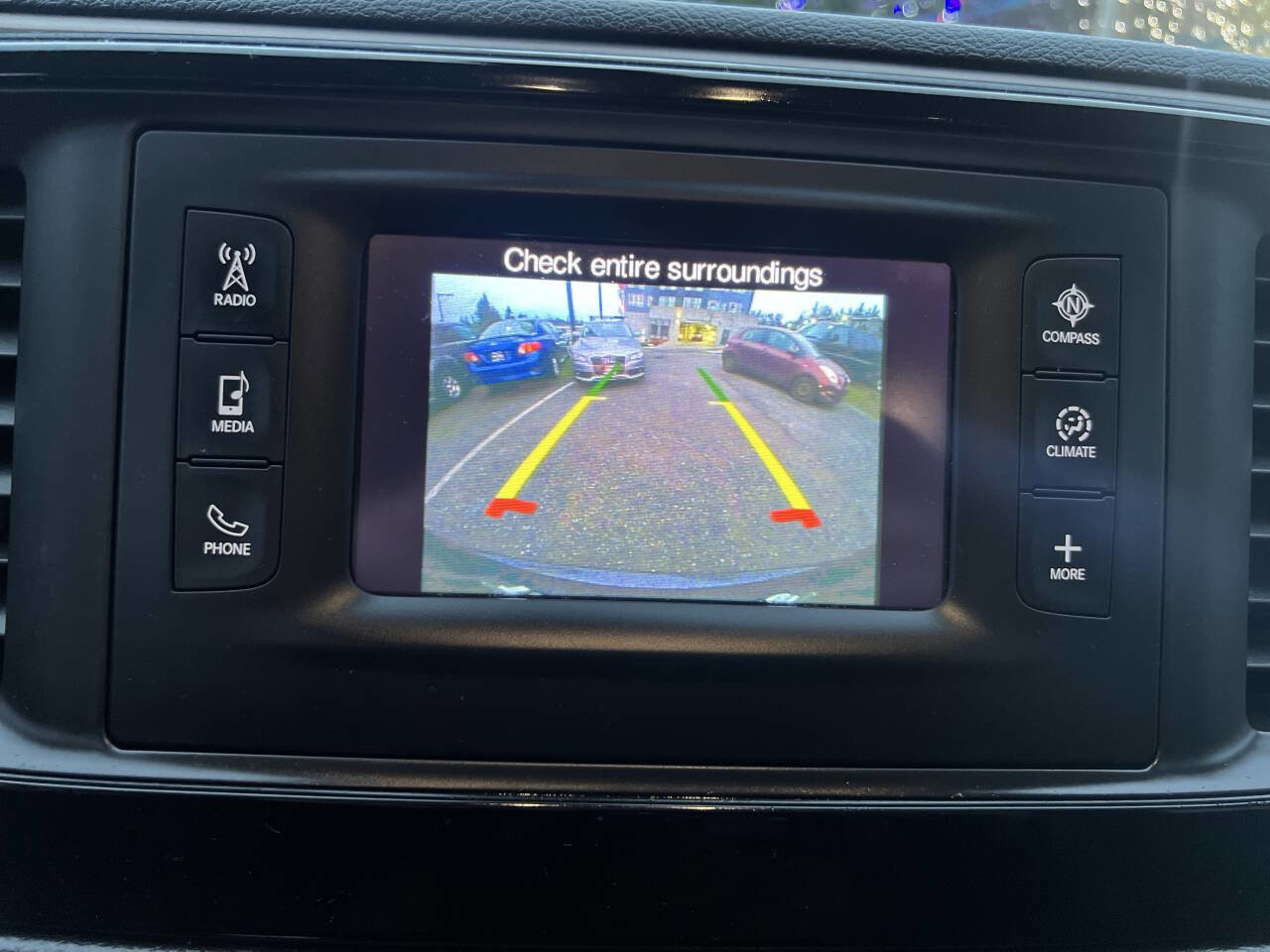 Used 2017 Chrysler Pacifica Touring image 12