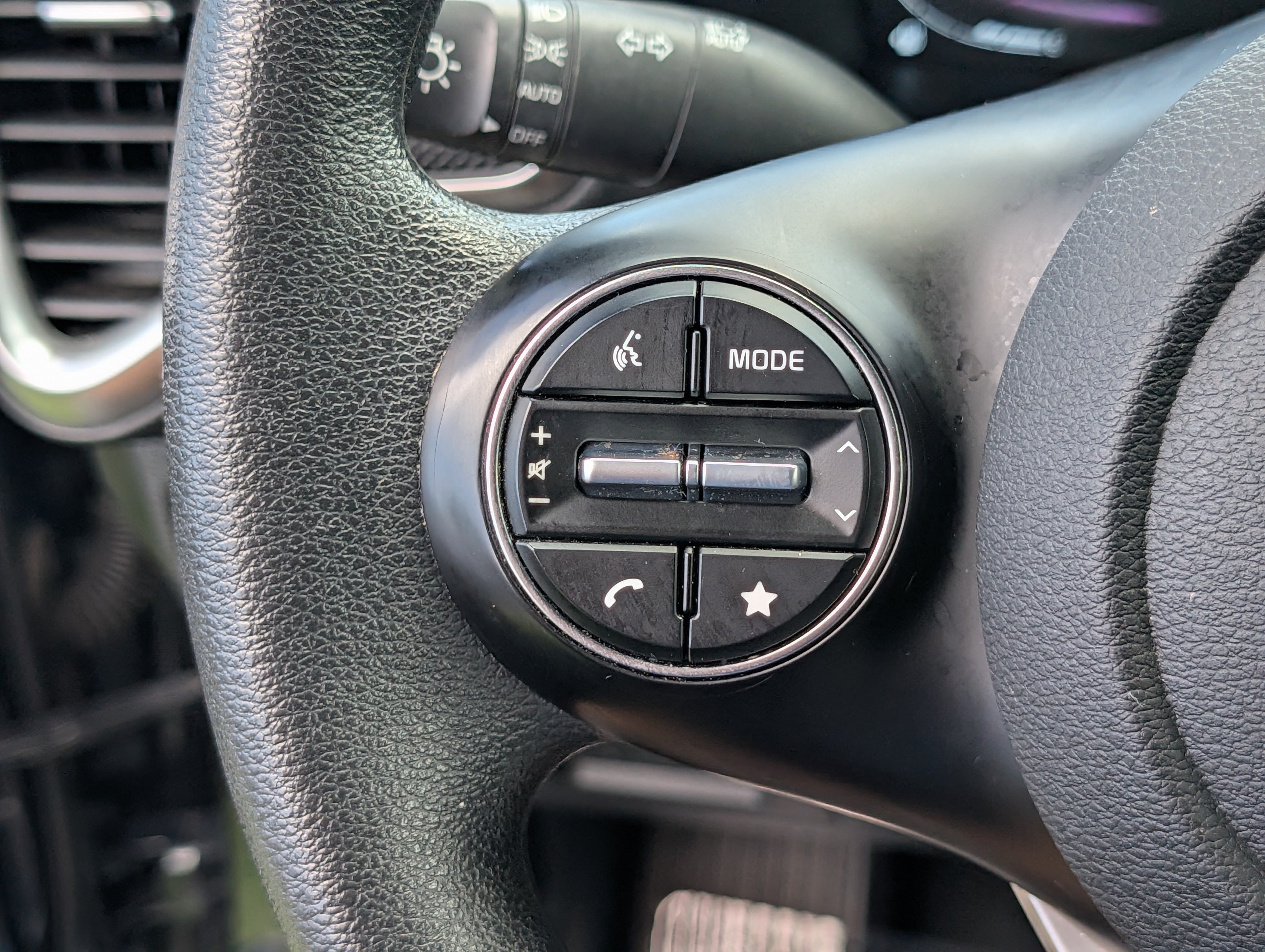Used 2024 Kia Soul LX w/ Option Group 015 FWD image 19