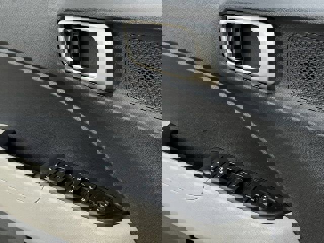 Used 2024 Hyundai Venue SEL image 27