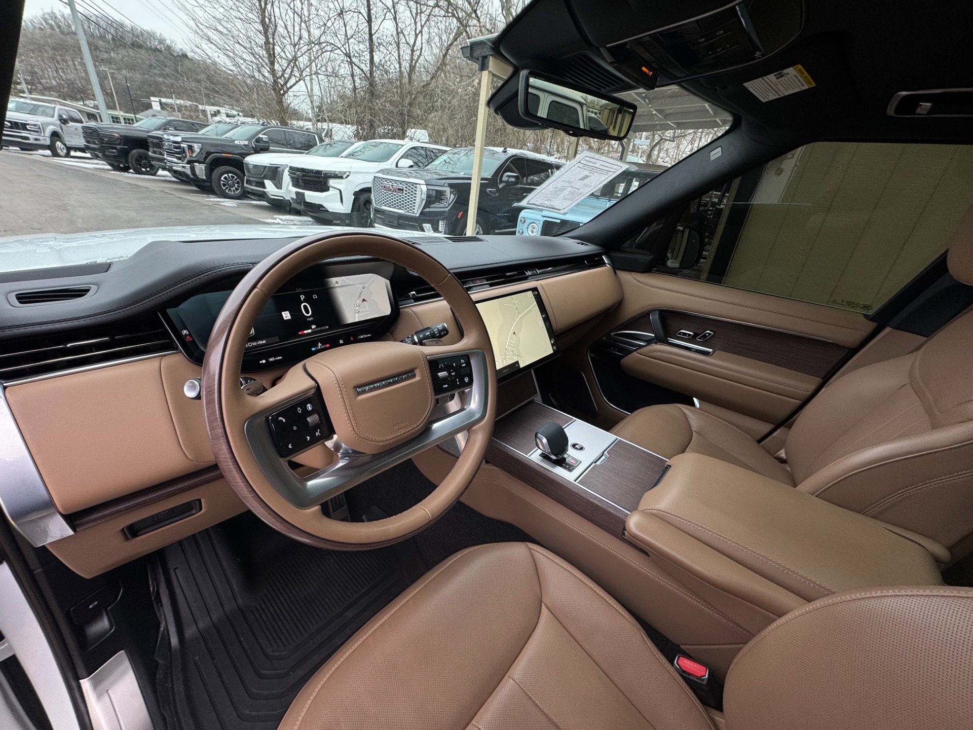 Used 2024 Land Rover Range Rover Long Wheelbase Autobiography image 11