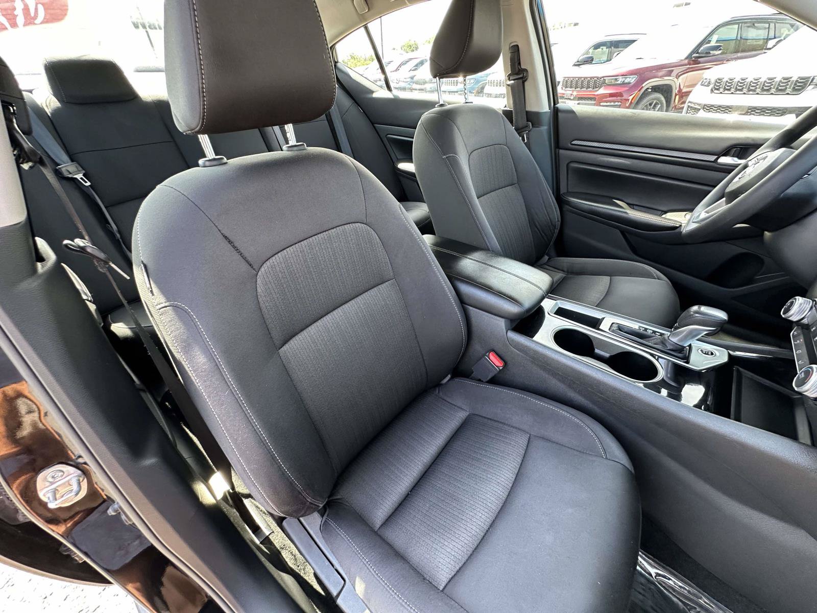 Used 2024 Nissan Altima 2.5 SV FWD image 22