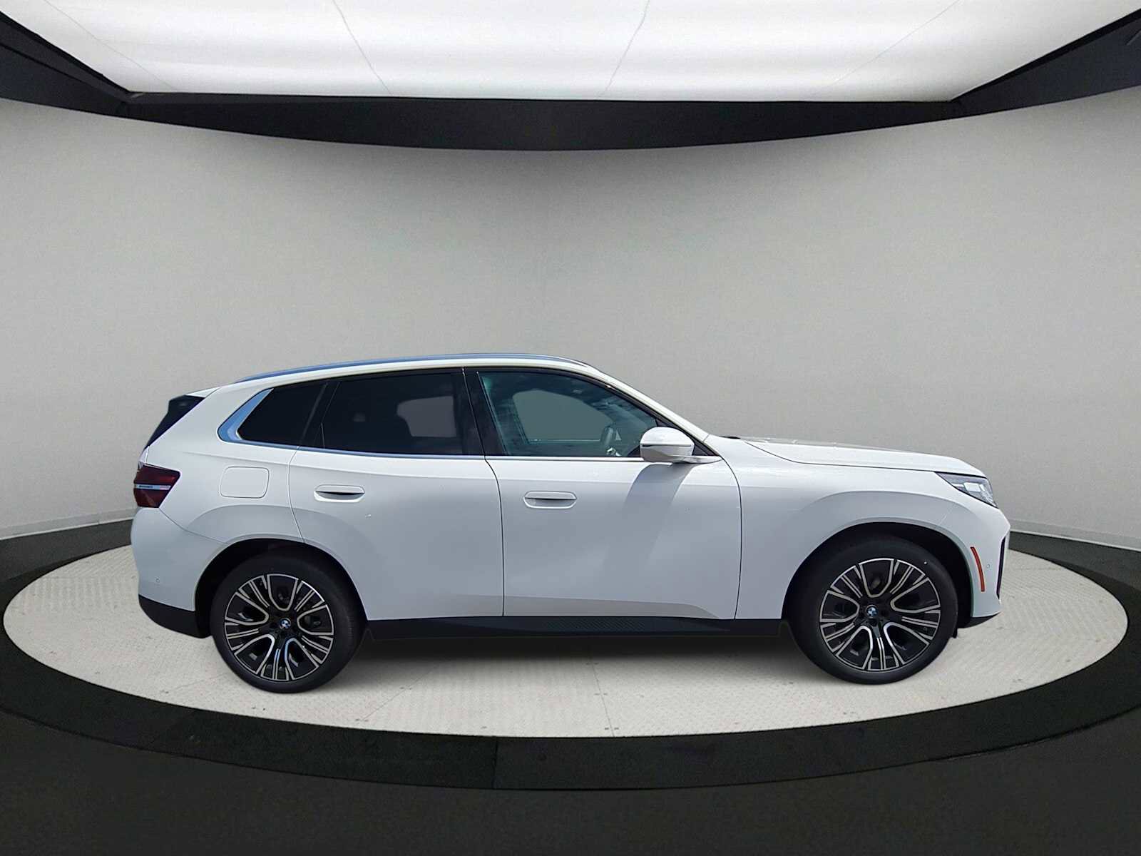 Used 2025 BMW X3 xDrive30i AWD/4WD image 9