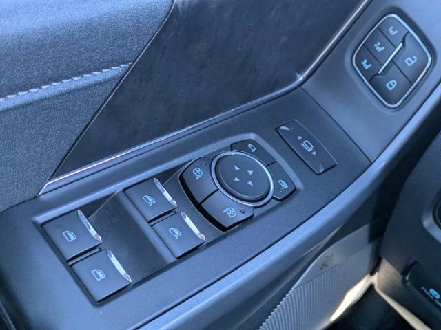 Used 2024 Ford F250 Lariat w/ Black Appearance Package image 19
