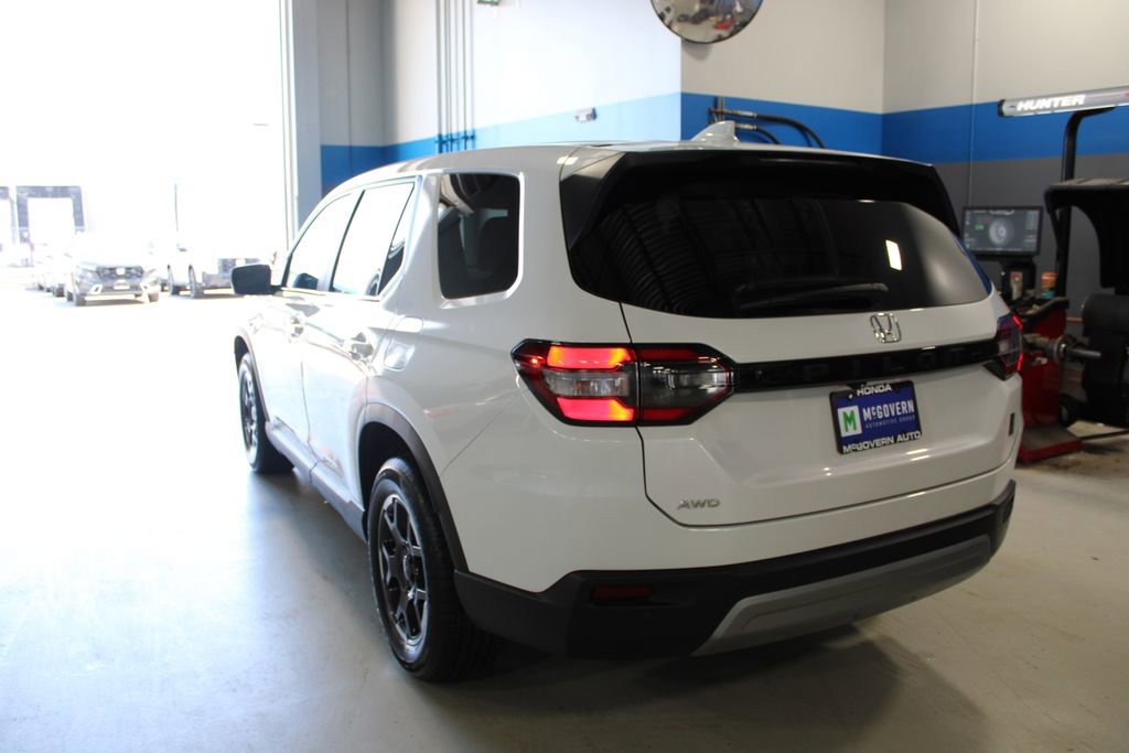 Used 2025 Honda Pilot EX-L image 40