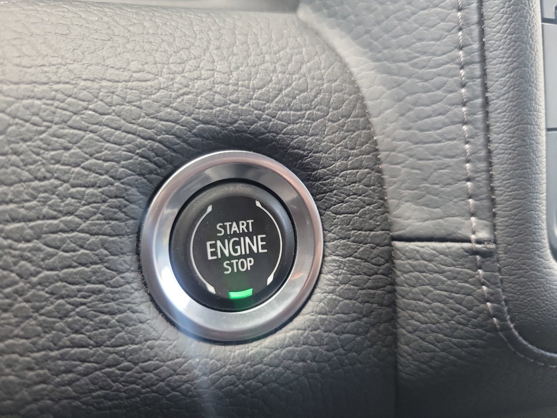 Used 2023 GMC Yukon XL Denali AWD/4WD image 23