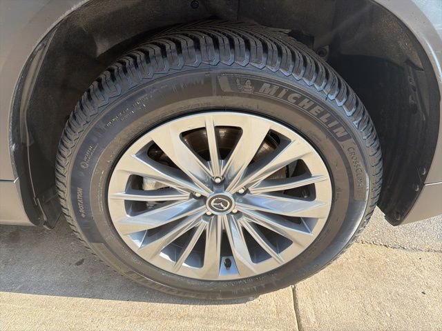 Used 2024 MAZDA CX-90 Plug-In Hybrid w/ Preferred AWD/4WD image 10