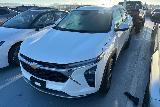 Used 2025 Chevrolet Trax LT w/ LT Convenience Package image 1