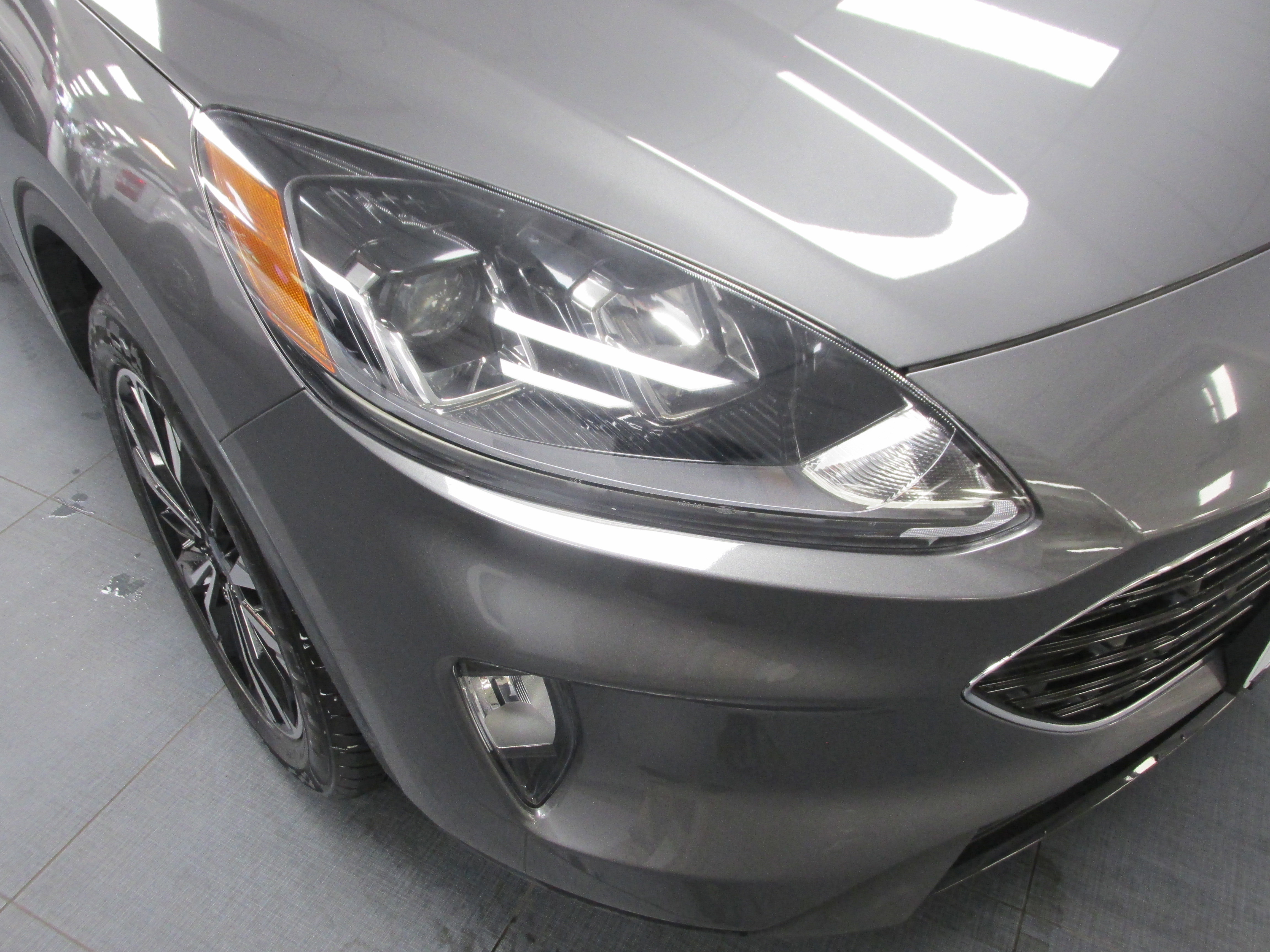 Used 2022 Ford Escape SEL w/ SEL Stealth AWD Package image 9