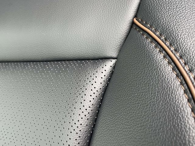 New 2026 Ford F250 Lariat w/ Black Appearance Package image 13