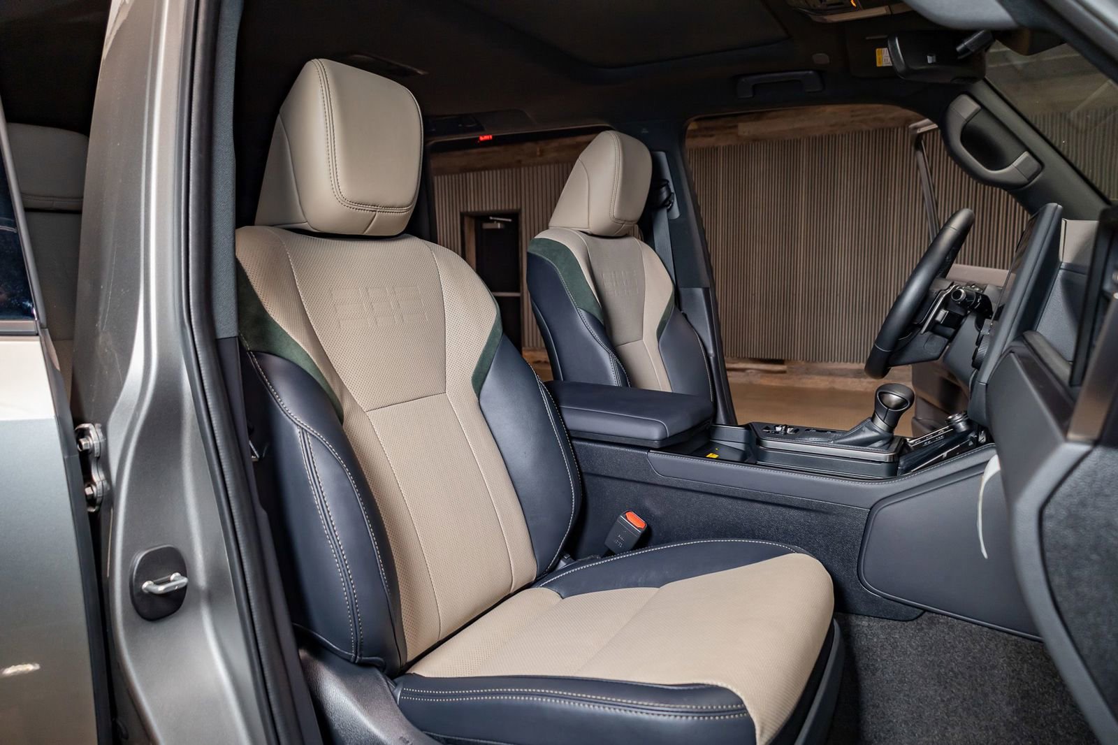 Used 2025 Lexus GX 550 image 22