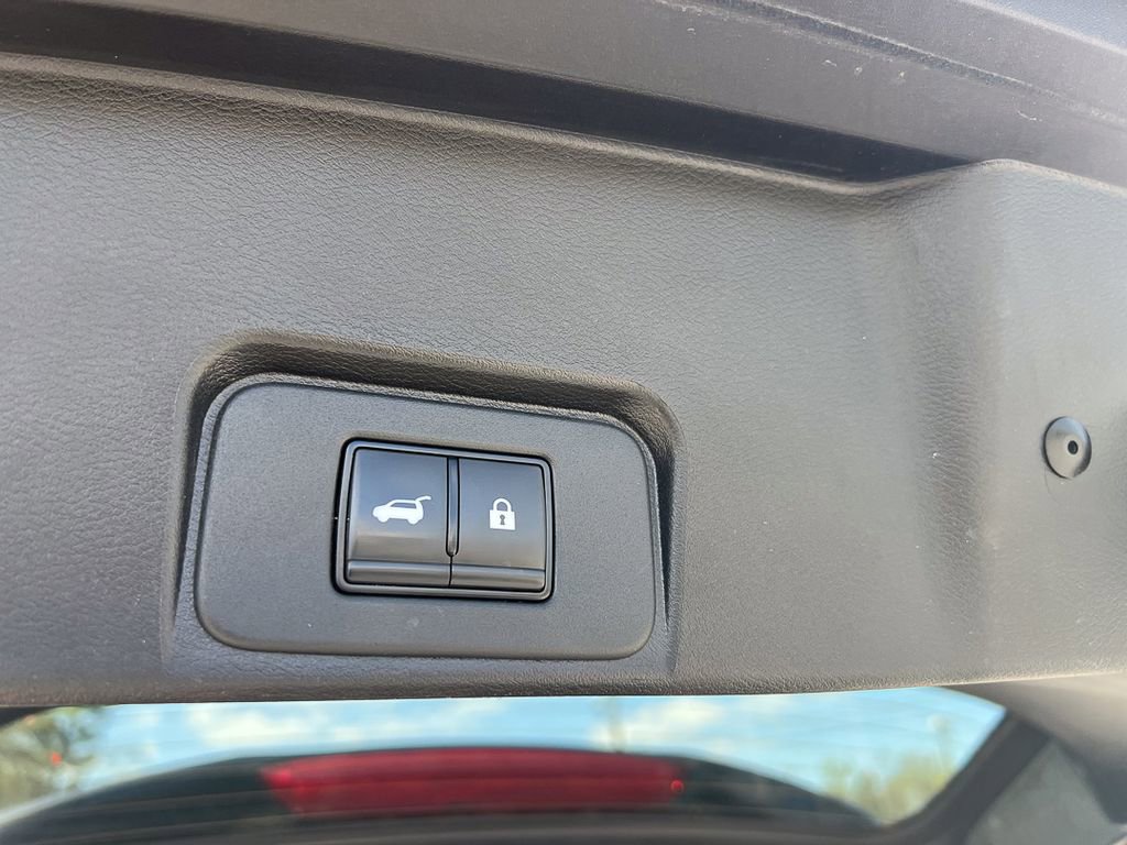 Used 2024 Nissan Rogue SV image 6