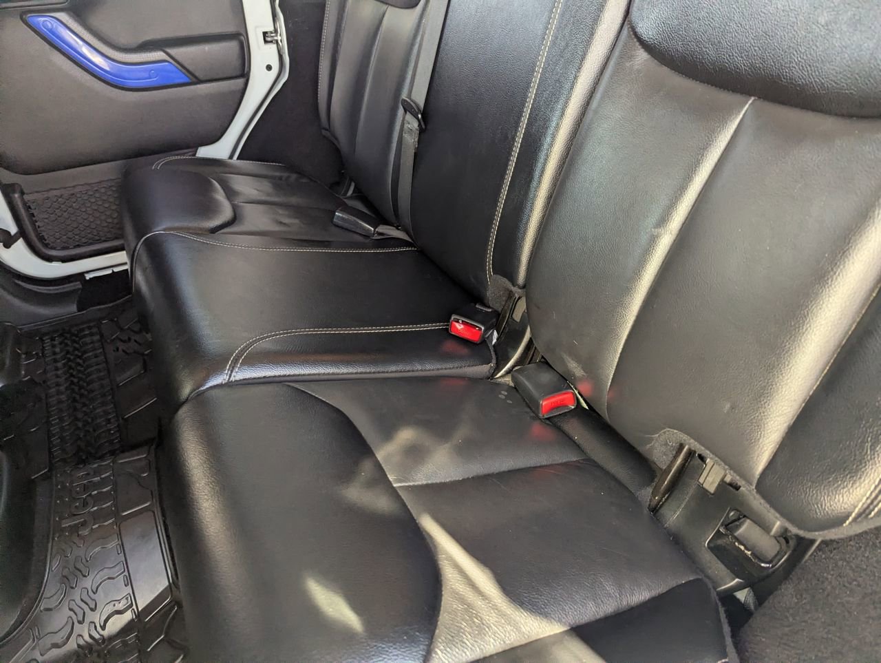 Used 2016 Jeep Wrangler Unlimited Rubicon image 17