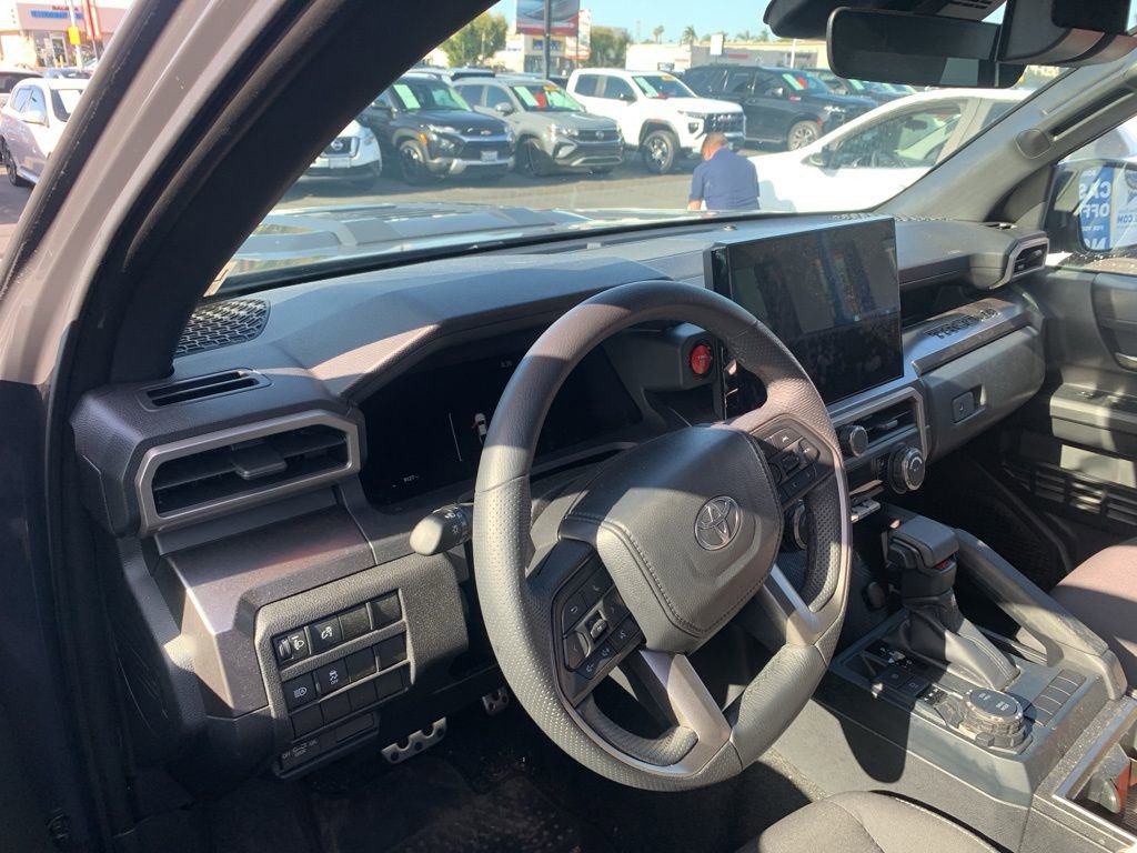 Used 2025 Toyota Tacoma TRD Sport AWD/4WD image 16