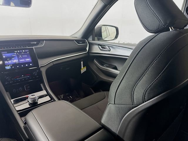 New 2025 Jeep Grand Cherokee Laredo image 21