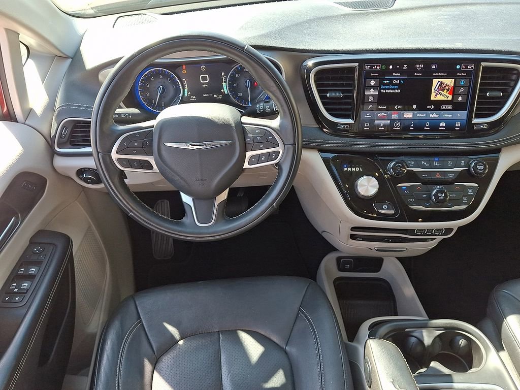 Used 2022 Chrysler Pacifica Touring-L w/ Uconnect Theater Family Group image 11