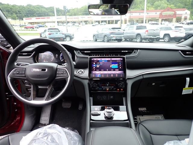 New 2025 Jeep Grand Cherokee Limited w/ Black Appearance Package image 14