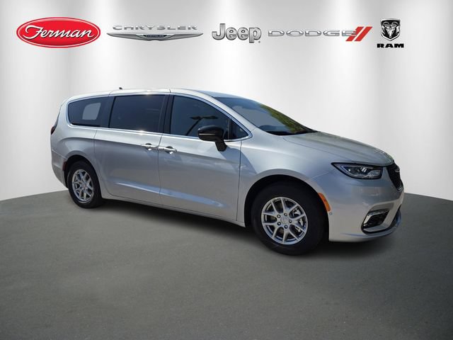 New 2026 Chrysler Pacifica Select FWD image 1