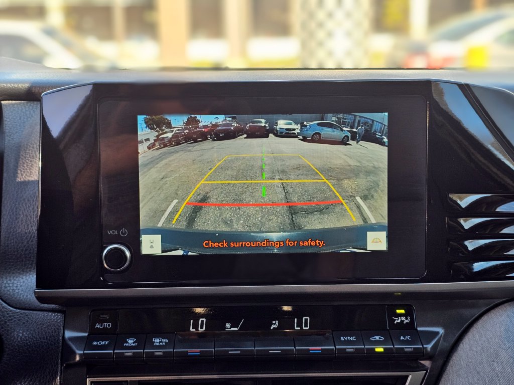 Used 2025 Toyota Camry LE FWD image 18