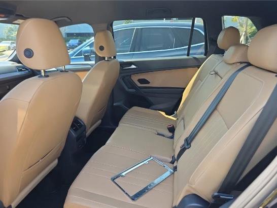 Used 2023 Volkswagen Tiguan SE image 6