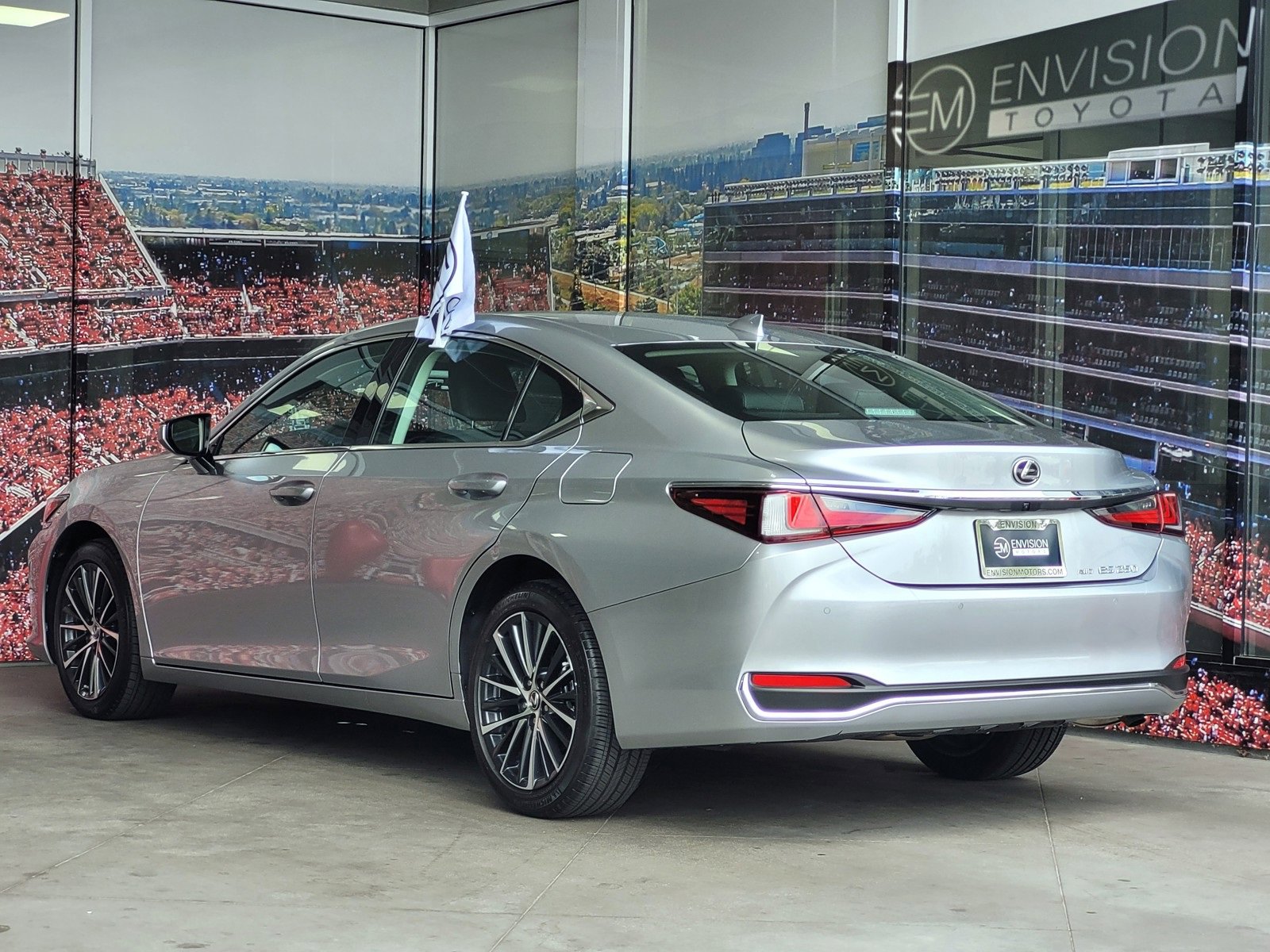 Used 2024 Lexus ES 250 w/ Premium Package image 5