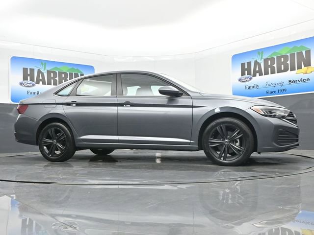 Used 2024 Volkswagen Jetta SE FWD image 22