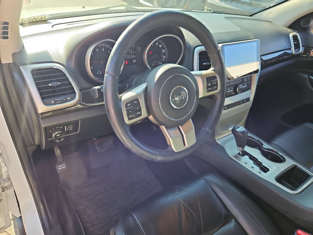Used 2013 Jeep Grand Cherokee Laredo AWD/4WD image 13