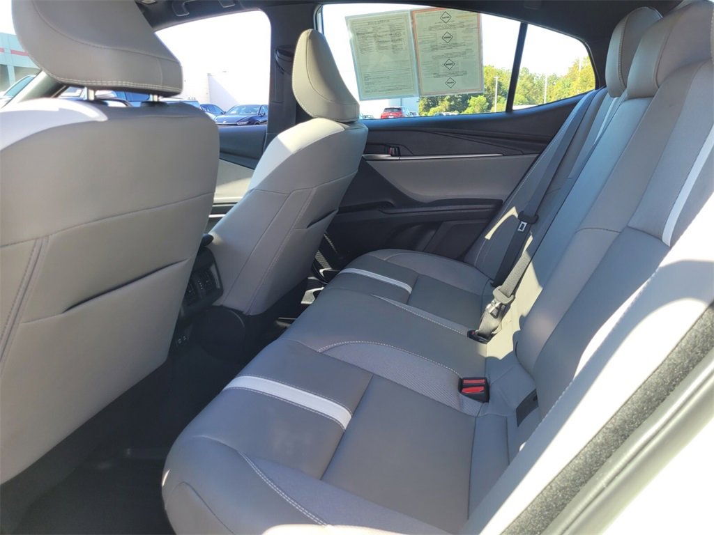 Certified 2025 Toyota Camry SE image 6