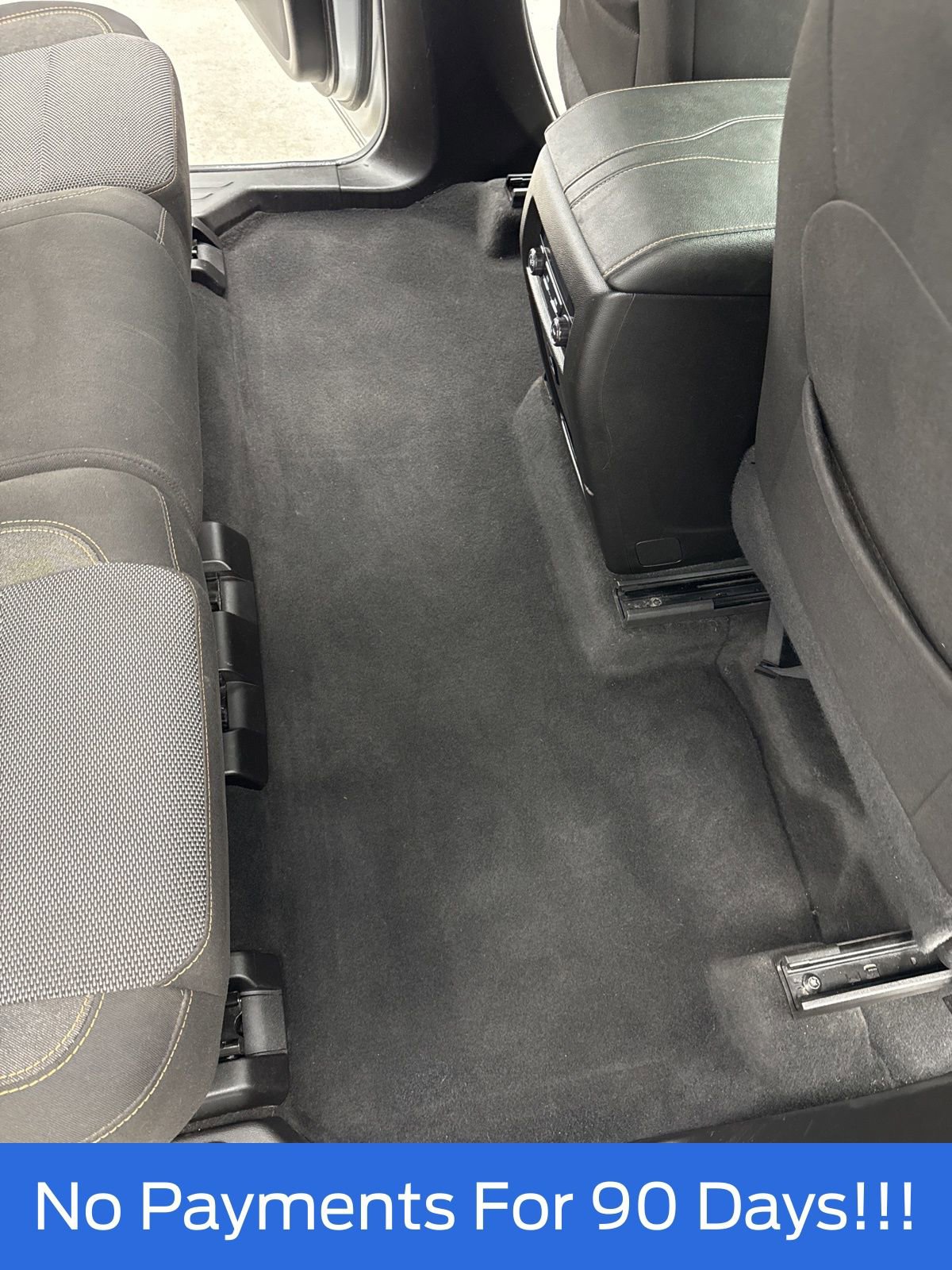 Used 2018 Chevrolet Traverse LT image 29