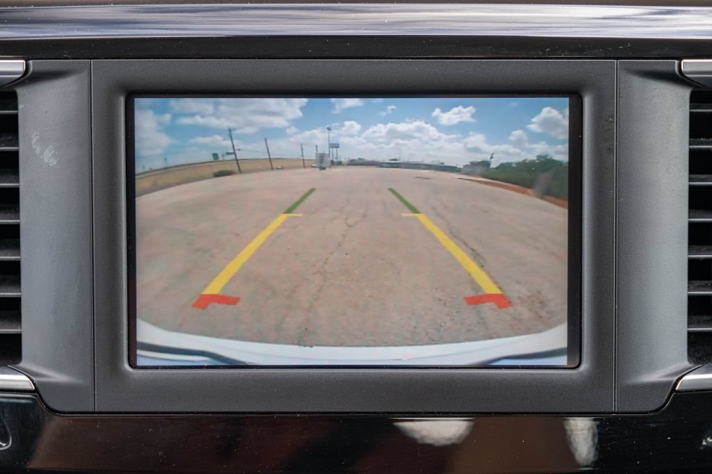 Used 2023 Chrysler Voyager LX FWD image 22