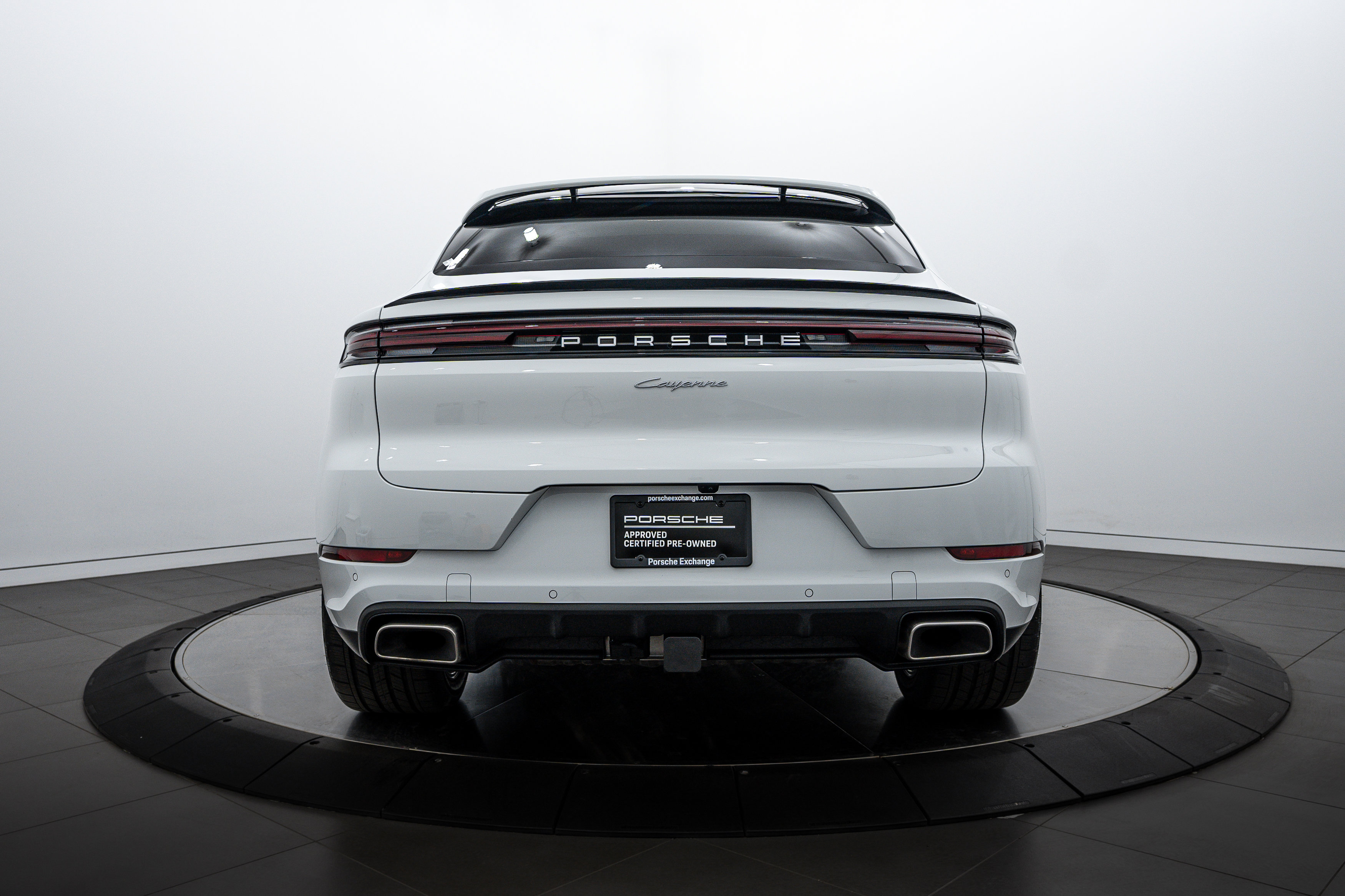 Certified 2025 Porsche Cayenne Coupe image 6