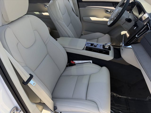 New 2026 Volvo XC90 B6 Ultra w/ Protection Package AWD/4WD image 12