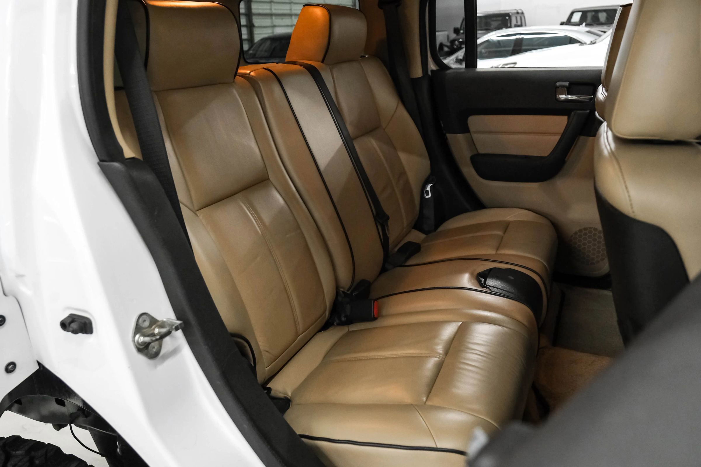 Used 2010 HUMMER H3 Luxury w/ Appearance Package AWD/4WD image 32