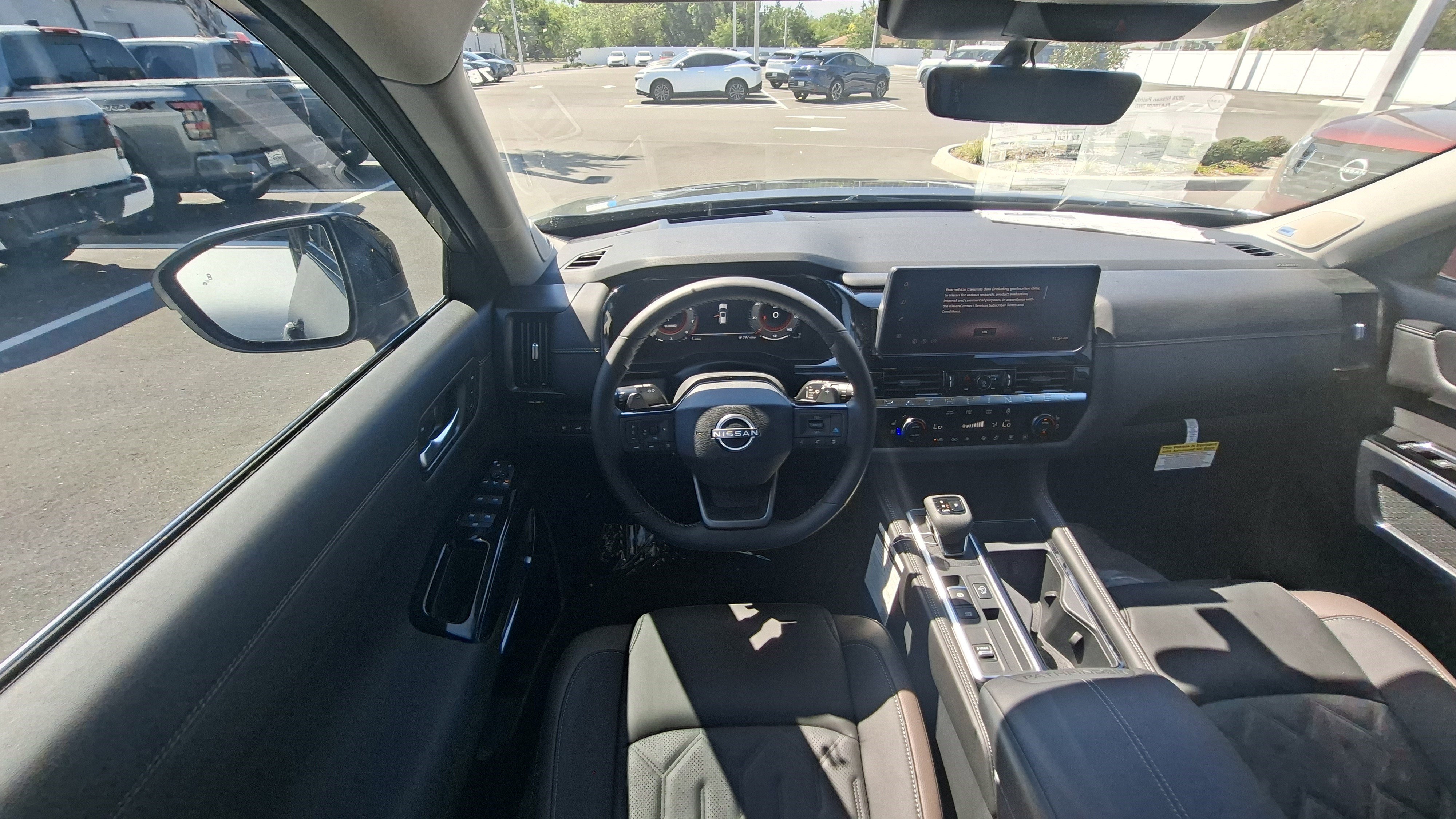 New 2026 Nissan Pathfinder Platinum image 14