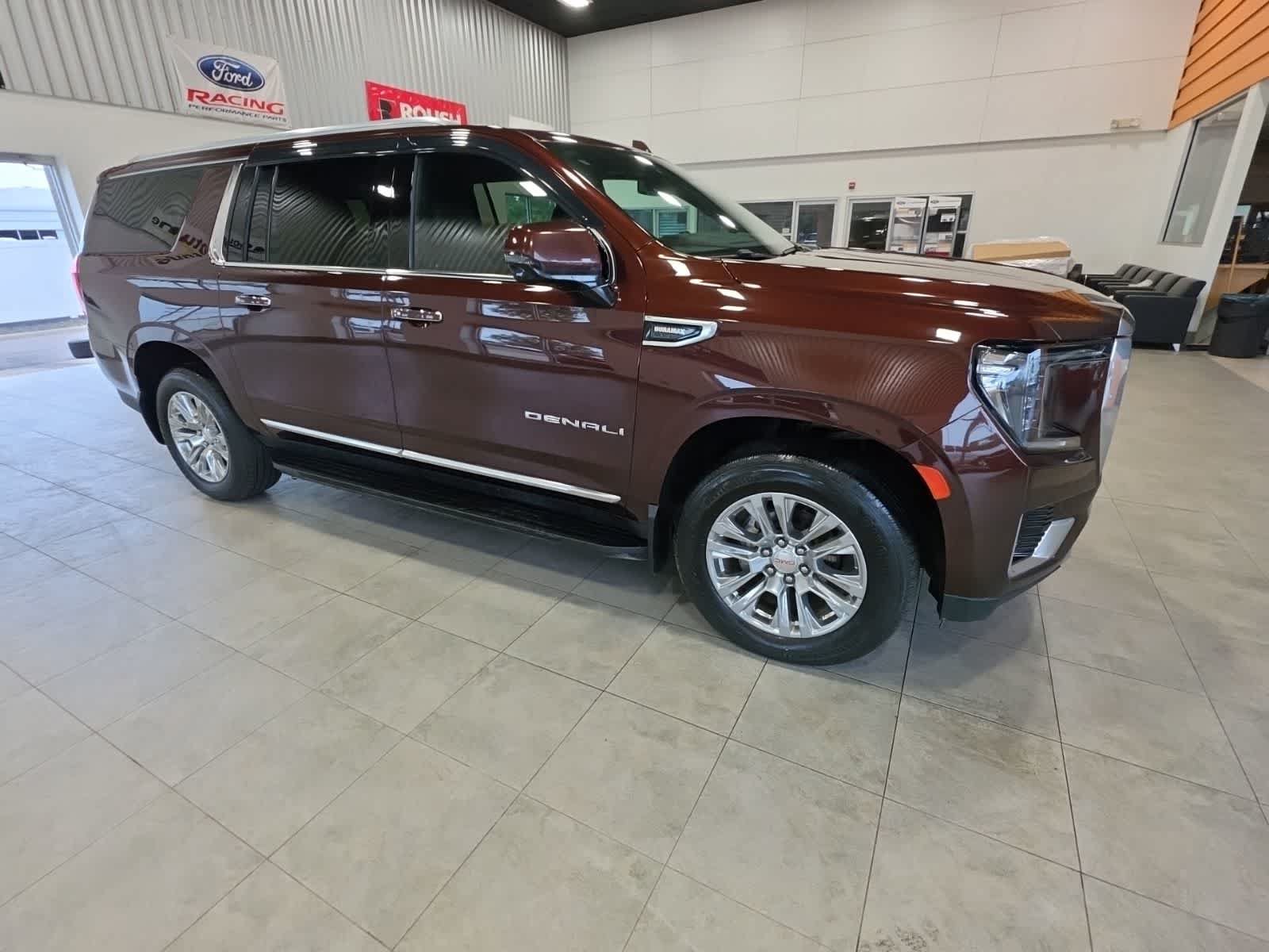 Used 2023 GMC Yukon XL Denali AWD/4WD image 6